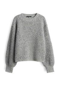Maglione grigio, morbido, con un tessuto testurizzato, scollo a girocollo, cuciture delle spalle abbassate e polsini a costine. Silhouette corta e squadrata.