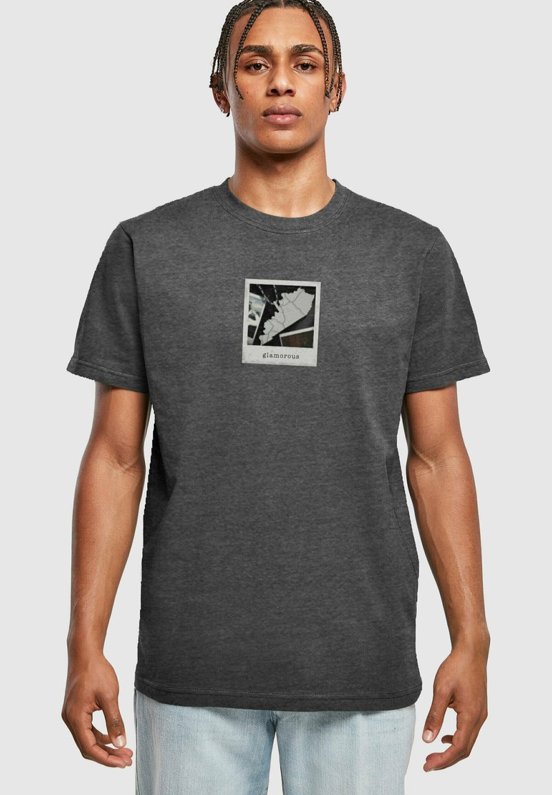 Mister Tee GLAMOROUS MEMORY - T-Shirt print - charcoal
