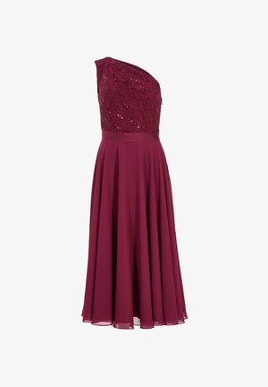 Burgundia kleit, millel on ühe õlavarre disain, kaunistatud pitsist särgike ja kerge materjalist voolav seelik.