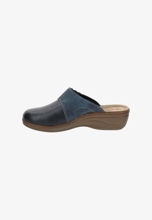 Zapato tipo zueco de fácil poner con parte frontal de cuero azul oscuro, parte superior de ante azul y suela de cuña acolchada en marrón.