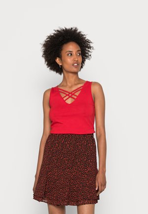 Top - red