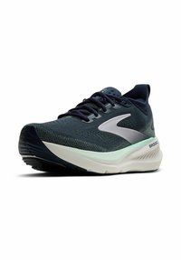 Heren hardloopschoen met een marineblauwe ademende mesh bovenkant, reflecterend zilveren logo, gedempte zool en een gestructureerde zwarte buitenzool.