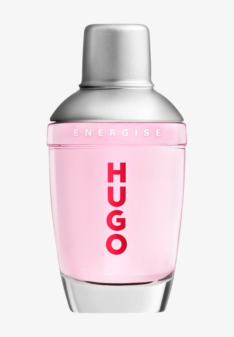 Líquido rosa en una botella transparente con tapa plateada, etiquetada con la palabra "ENERGISE" y "HUGO" en letras rojas verticales en el frente.
