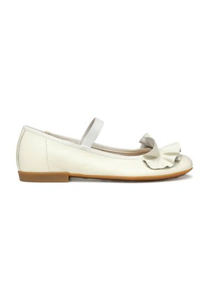 Ballerines en cuir blanc avec un bout rond, présentant un nœud décoratif à l'avant et une soft élastique pour un ajustement sécurisé. Semelle plate en caoutchouc.