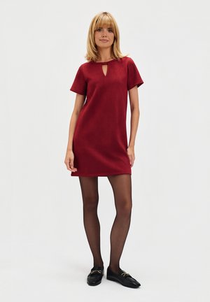 - Sukienka z dżerseju