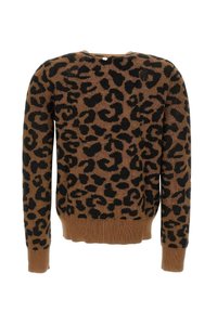 Maglione marrone con stampa leopardata nera, maniche lunghe, polsini e orlo a coste, texture a maglia morbida, scollatura rotonda e dettaglio dei bottoni sul retro.
