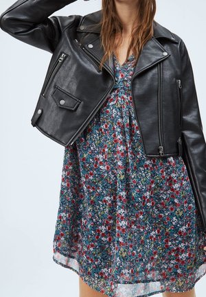 Kurtka ze skóry ekologicznej