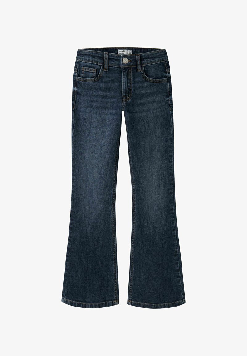 Jeans bootcut bleu foncé avec bouton et fermeture éclair à l'avant, comprenant des poches avant et une poche monnaie, présentés sur fond blanc.