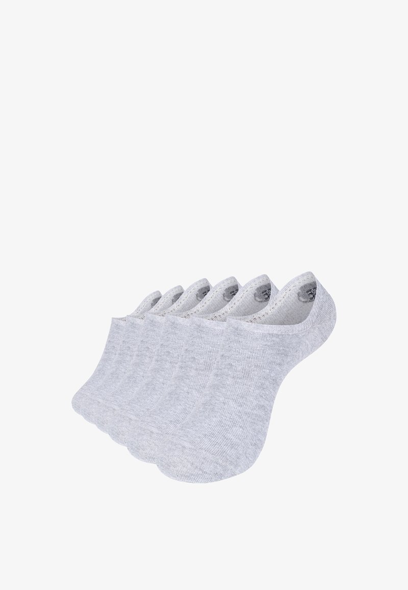 Cinq paires de chaussettes basses unies gris clair disposées en rang sur un fond blanc.