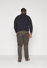 Jack & Jones JPSTMARCO JJCOOPER - Chinos - wren