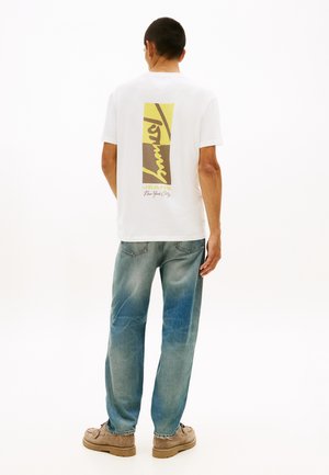 SIGN BLOCK TEE - Tricou cu imprimeu - ecru