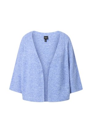 Hellblauer Cardigan mit offenem Vorderteil, weiten Ärmeln und weicher, flauschiger Textur, auf weißem Hintergrund dargestellt.