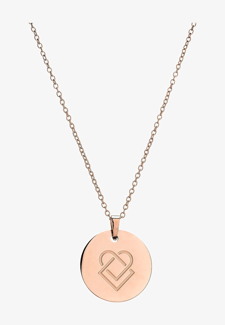 Roze gouden ketting met een ronde hanger met een gegraveerd verweven hartontwerp, hangend aan een delicaate ketting.