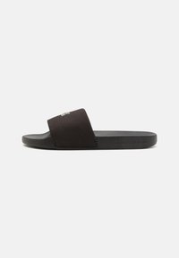 Non sélectionné, triple black