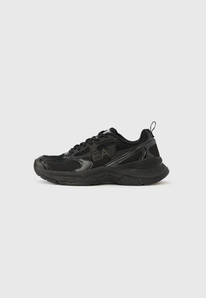PREDATOR UNISEX - Tossud - triple black