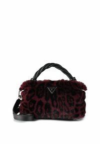 Borsa in pelliccia sintetica con stampa leopardata bordeaux e nera, manico in pelle nera intrecciata e tracolla staccabile, con logo Guess.
