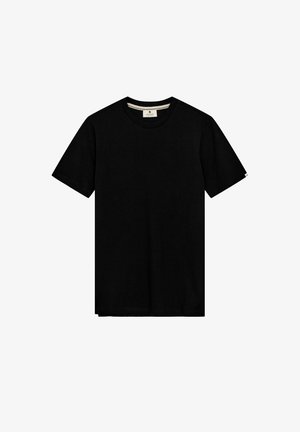 Fekete pamut póló rövid ujjal, kerek nyakkivágással és diszkrét logóval a rövid ujján; sima textúrájú és klasszikus fazonú.