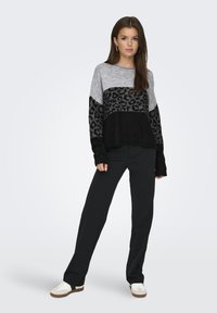 ONLY ONLJADE O NECK - Jumper - light grey