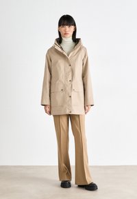 Barbour BEADNELL - Párka - sand dune/classic