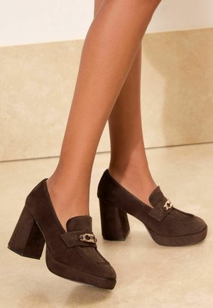 Lipsy, REGULAR FIT - PLATFROM HIGH HEELED BRANDED TRIM WORKWEAR LOAFERS - Højhælede pumps - chocolate brown