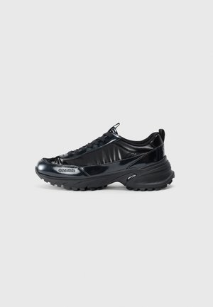 PEARL NY - Sportcipő - triple black