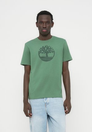 KENNEBEC RIVER TREE LOGO SHORT SLEEVE TEE - Μπλουζάκι με στάμπα - myrtle