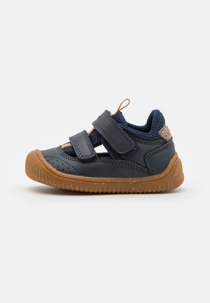 TRISTAN - Chodecké sandály - blau