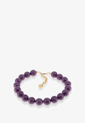 Fioletowa bransoletka z koralikami, zawierająca okrągłe, błyszczące koraliki oraz złoty z regulowanym zapięciem na białym tle.