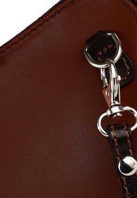 DrachenLeder Pochette - braun dunkelbraun