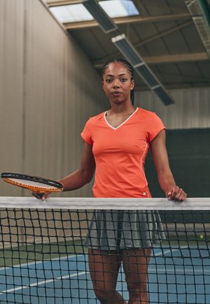 ACE V NECK - Sport T-shirt - shocking orange