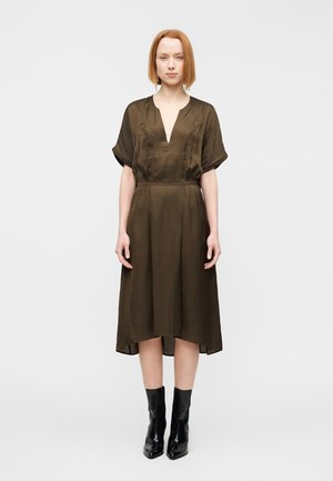 RIAZ - Nappali ruha - moss