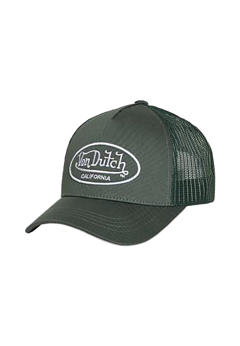 Casquette de camionneur vert foncé avec dos en maille, portant un logo brodé blanc qui dit 'Von Dutch California.' Visière courbée, avant structuré.