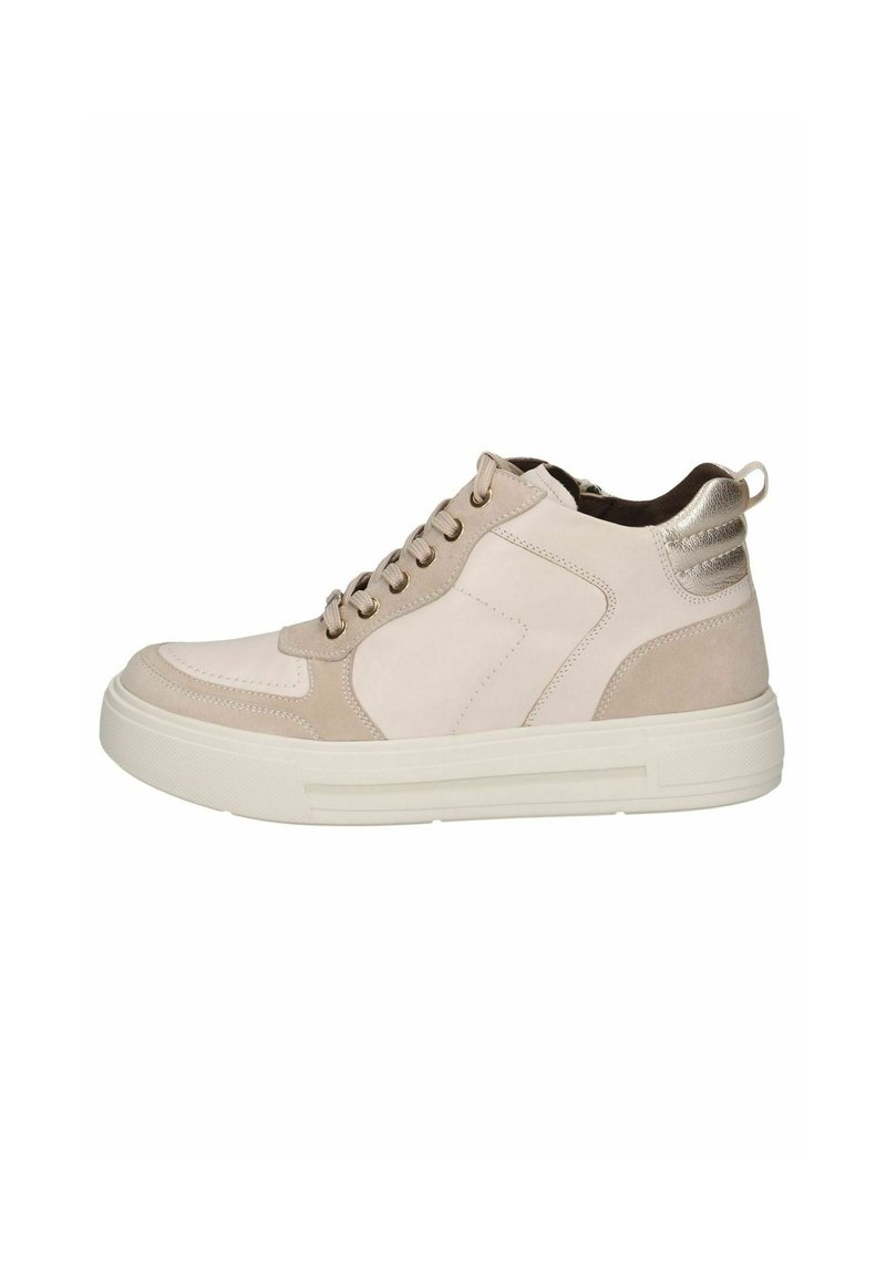 Baskets beige clair en cuir suédé et cuir lisse mélangés, avec un bout rond, une semelle plate en caoutchouc et des accents métalliques au niveau du talon.