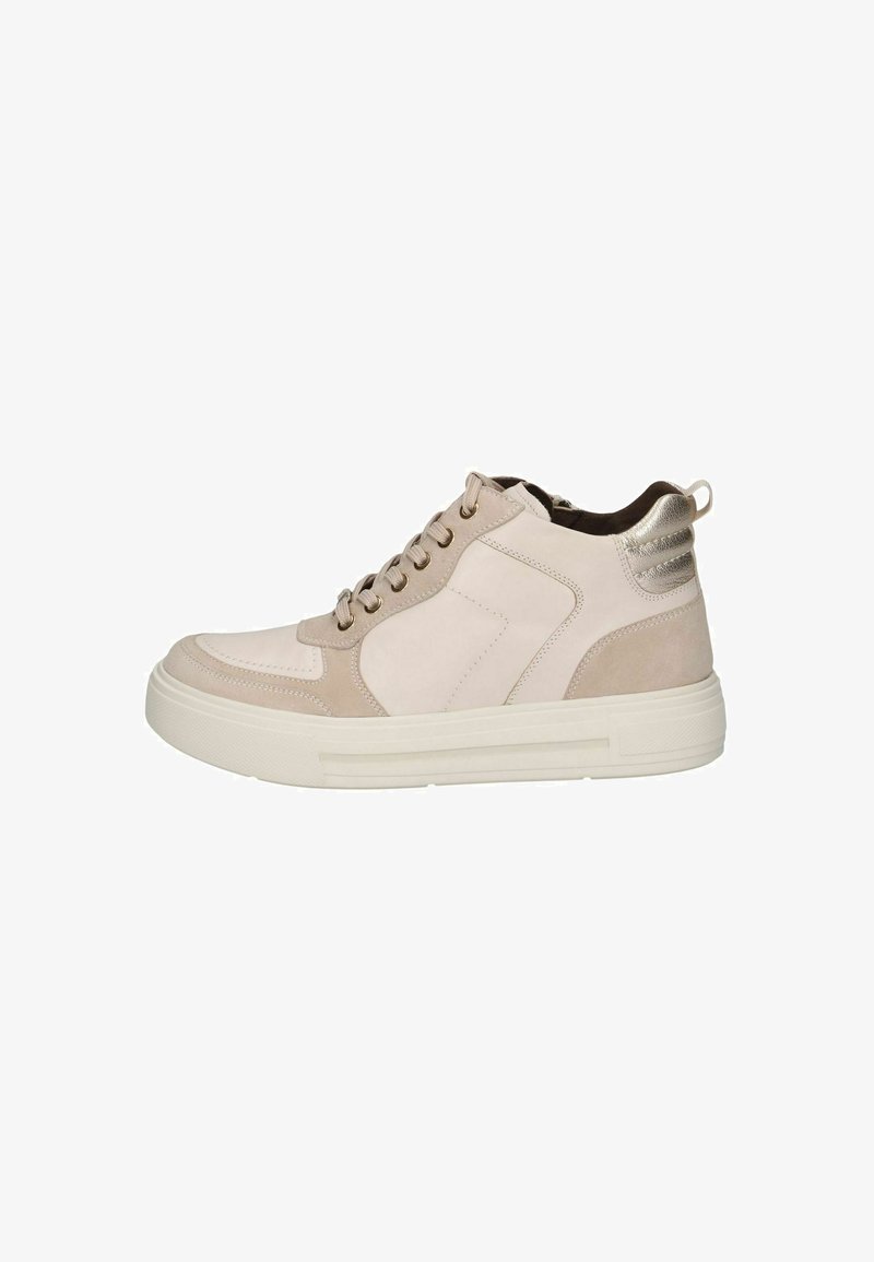 Baskets beige clair en cuir suédé et cuir lisse mélangés, avec un bout rond, une semelle plate en caoutchouc et des accents métalliques au niveau du talon.