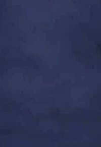 Gestructureerde donkergrijze stof met een gladde oppervlakte en subtiele variaties in toon. Geschikt voor stoffering of vergelijkbare toepassingen.