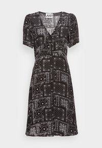 Vestido preto com decote em V, mangas curtas e um padrão floral e geométrico em branco. Feito de tecido leve, com corte solto, até ao joelho.
