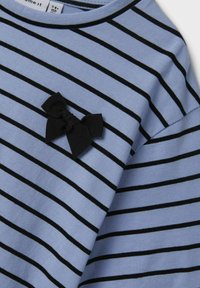 Name it REGULAR FIT - Camiseta estampada - serenity