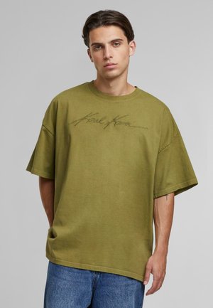 AUTOGRAPH HEAVY BOXY - Print T-shirt - olive