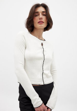 NA-KD, MIT KONTRASTKNÖPFEN - Kardigan - offwhite