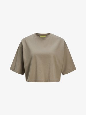 T-shirt corto marrone in cotone morbido, con collo rotondo e maniche corte. Texture liscia con dettagli di cucitura sottili.