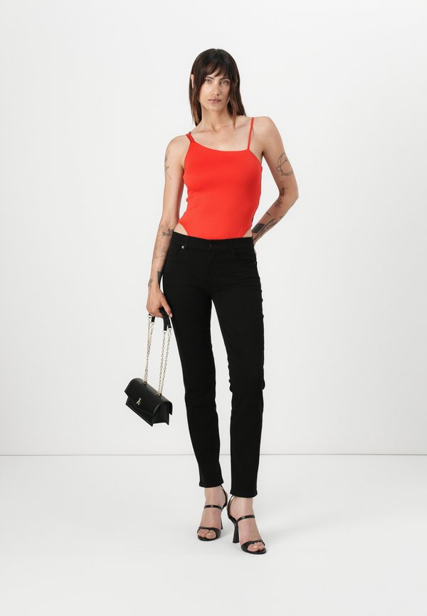 ROXANNE BAIR - Slim fit jeans4