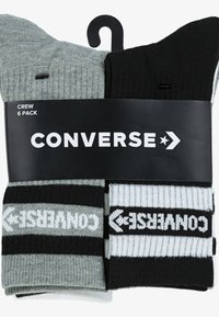 Calzini crew neri e grigi con strisce bianche, caratterizzati dal logo "CONVERSE". Il pacco include sei paia con diverse fantasie e texture.