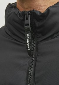 Jack & Jones JJETOBY PUFFER COLLAR - Giacca invernale - black