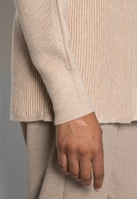 s.Oliver Pullover - beige