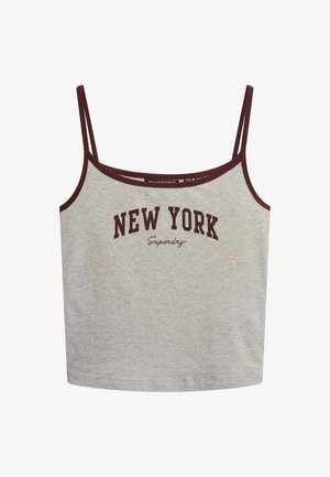 Grå bomulds tanktop med maroon stropper og kant, med "NEW YORK" og "Superdry" trykt i mørkerød over fronten.