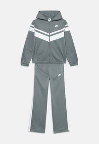 Δεν επιλέχθηκε, smoke grey/white