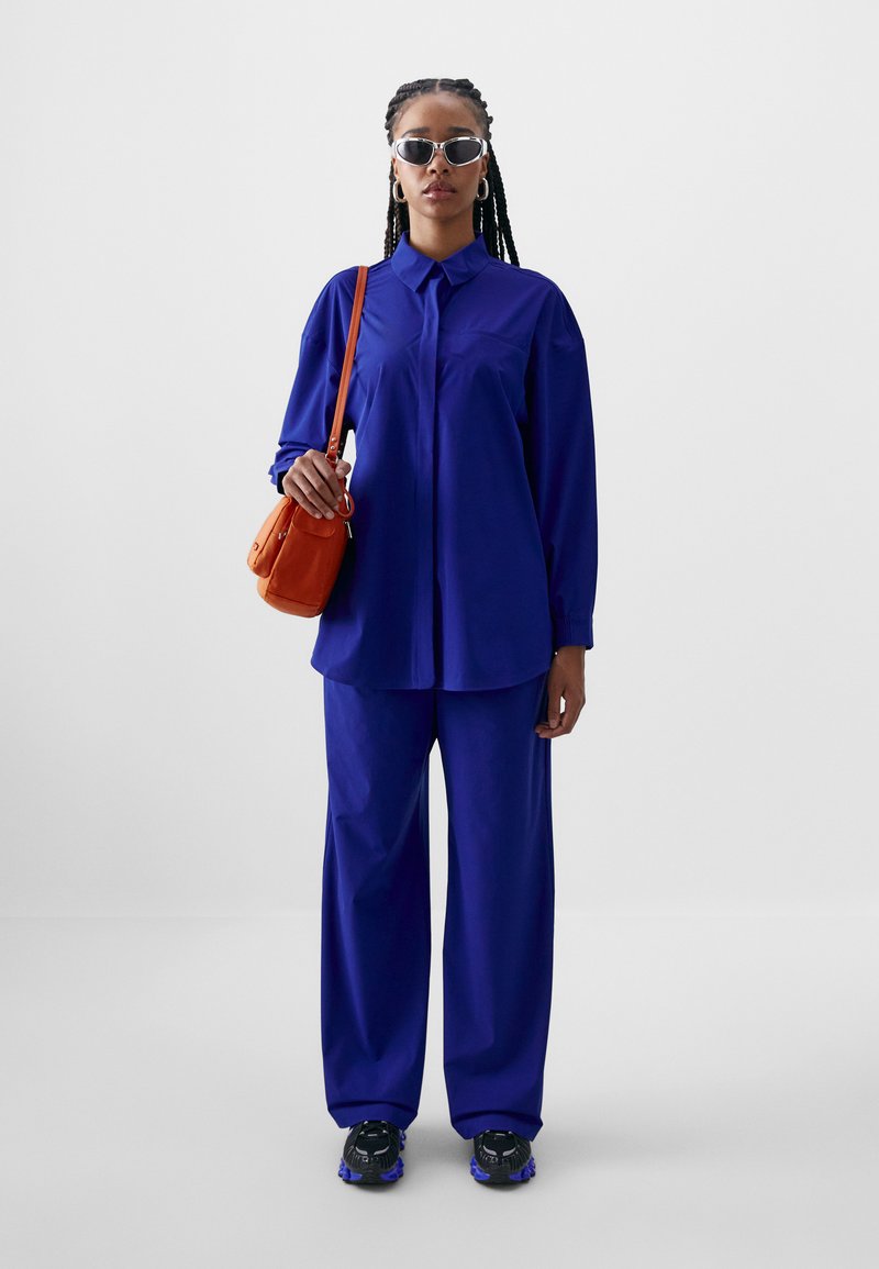 Nike Sportswear PERFECTSTRETCH - Košilová halenka - deep royal blue