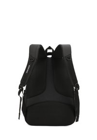 Zaino nero con spallacci in rete imbottita, pannello posteriore testurizzato, spallacci regolabili e un design elegante e minimalista.