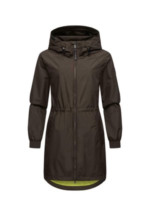 Manteau imperméable marron avec capuche, poignets élastiques et taille cintrée. Présente une fermeture éclair avant intégrale et une doublure intérieure contrastante en vert.