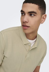Only & Sons ONSTRAVIS SLIM WASHED - Polo - moonstruck